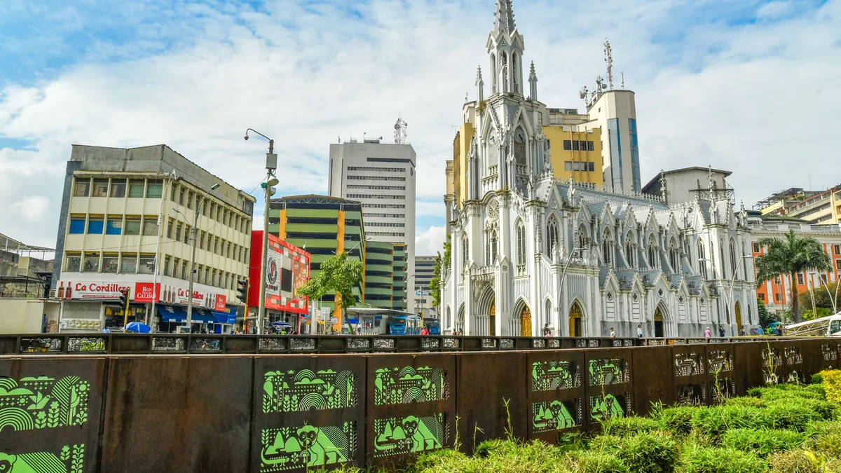 cali-iglesia-la-ermitajpg